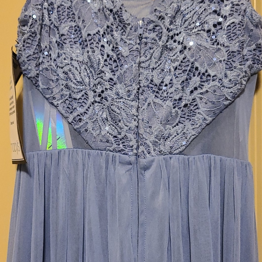 Blue gown - Picture 6 of 8